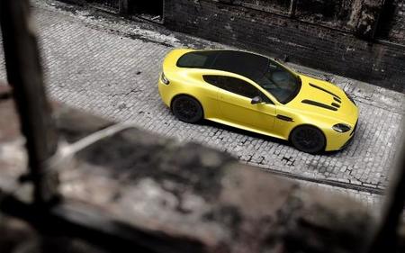 Estupenda toma del nuevo Aston Martin V12 Vantage S