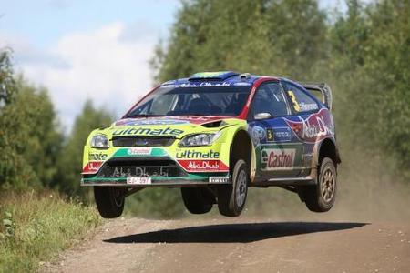 Mikko Hirvonen gana en Finlandia y aventaja a sus rivales