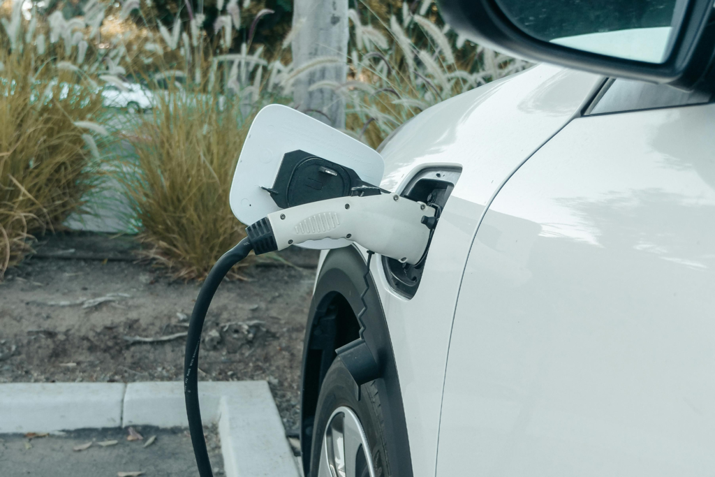 Países Bajos ha tenido una idea para evitar apagones como el de España: estabilizar la red con coches eléctricos 