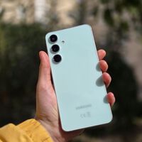 El Galaxy S24 FE fue el mejor teléfono que probé en 2024. Esta oferta hace que sea de lo mejor que podemos comprar en 2025 