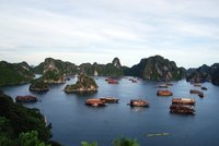 Vietnam: Explorar la Bahía de Ha Long con un velero de junco