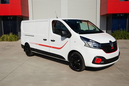La Renault Trafic Formula Edition no es otra furgoneta blanca: monta la transmisión manual del Megane R.S.