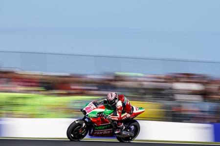 Daños colaterales del accidente entre Márquez y Zarco: Aleix Espargaró es duda para Malasia