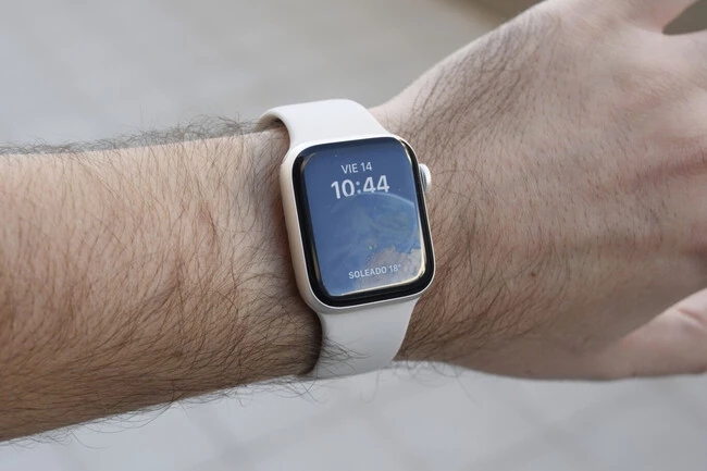 Apple Watch SE GPS + Cellular