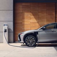 En EE. UU. es más rentable contaminar y pagar por reparar el daño ambiental, que desarrollar autos eléctricos. Lo dice la marca que más híbridos vende en Norteamérica