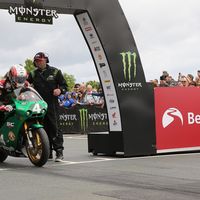 Michael Rutter se lleva la victoria en Lightweight del IOMTT 2017 con la Paton