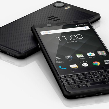 Mientras Nokia convirtió su modelo icónico en artículo de colección, BlackBerry se aleja de los celulares para hacer algo distinto 