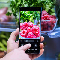 Celular gama alta del año pasado con buena cámara y funciones de IA. Tiene 7 actualizaciones Android 