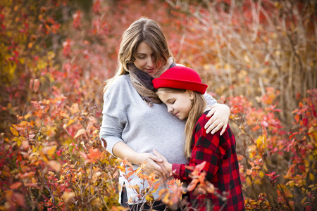 Hablamos con seis madres que tuvieron hijos con más de diez años de diferencia
