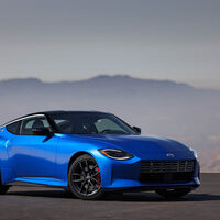 ¡Hola, puristas! El nuevo Nissan Z es un coupé deliciosamente analógico de 400 CV, tracción trasera y cambio manual de serie
