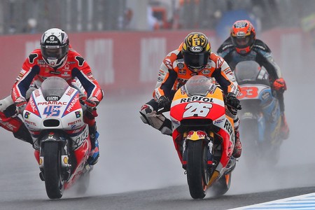 Dani Pedrosa y Álvaro Bautista culpan a Michelin de sus retiradas en el GP de Japón