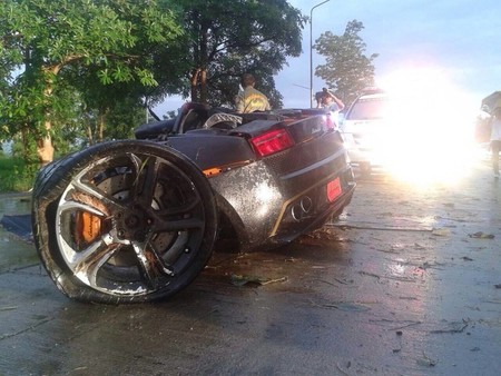 Lamborghini Gallardo partido en dos