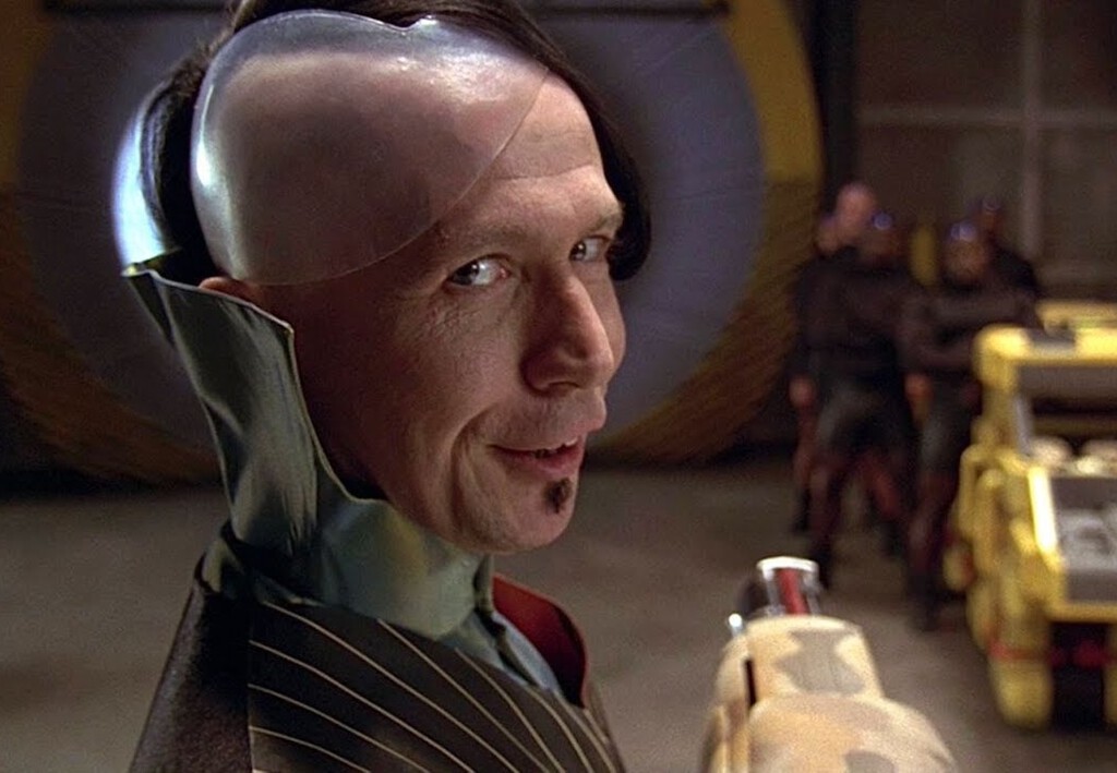 "Estaba pagando mis deudas": treinta años después, Gary Oldman sigue odiando esta brillante epopeya francesa de ciencia ficción