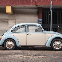 Cómo obligar a que te paguen si rayaron tu carro en el corralón