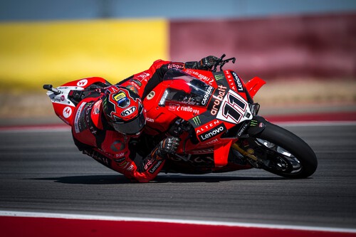 Nicolò Bulega rompe la racha de Toprak Razgatlioglu para ponerle pimienta al WorldSBK y Álvaro Bautista vuelve al podio 