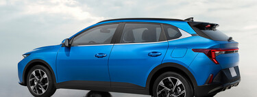 Cómodo auto con motor económico y fabricado en México. Tiene detalles estilo SUV y 7 años de garantía 