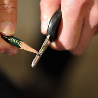 El sencillísimo truco japonés para que la llave de tu moto, coche o casa funcione como el primer día: un lápiz 