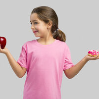 Qué alimentos elegir y cuáles evitar para prevenir la obesidad infantil