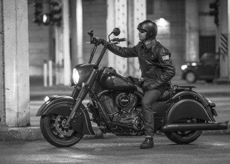 Indian Chief Dark Horse, aún más oscura si cabe