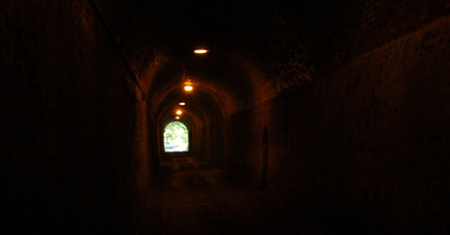 Rayos de luz al final del túnel