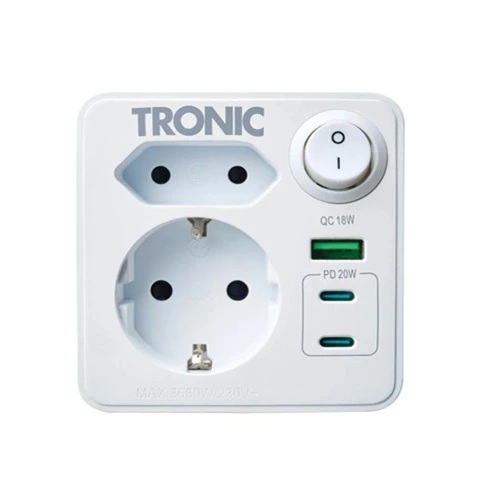 Adaptador de enchufe y usb