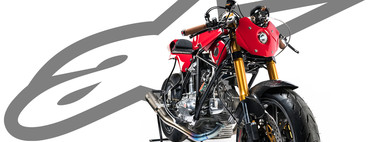 Alpinestars celebra su 55 cumpleaños con una preciosa Ducati 750 restomod por Deus Ex Machina 