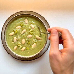Puré de calabacín y puerro: una receta ligera, saludable, fácil y muy rica para el día a día
