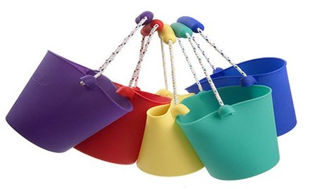 Cubos de silicona flexibles para la playa