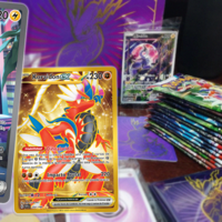 Roba 1.500 cartas de Pokémon en una tienda, pero cometió el grave error de confiar en otro delincuente 