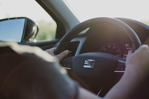 Conduciendo coche seat