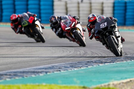 La Ducati Panigale V4 S de calle se quedó a dos segundos de la nueva Ducati Desmosedici GP21 de MotoGP en Jerez
