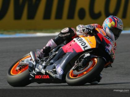 Nicky Hayden vuelve a la pole