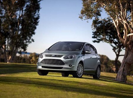 Ford triplicará la capacidad de producción de híbridos, híbridos enchufables y eléctricos para el 2013