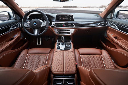BMW 745e 2019