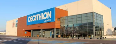 Decathlon está agotando las zapatillas más cómodas para llevar con vaqueros, ahora a mitad de precio 