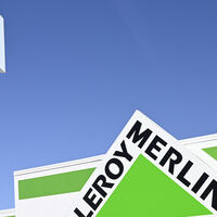 Leroy Merlin tiene (en su outlet) la barbacoa ideal para disfrutar del verano en terrazas y balcones pequeños