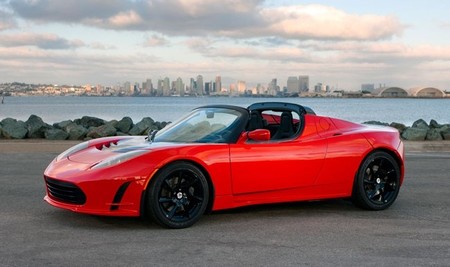 Tesla Roadster rojo y negro