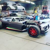 Dos firmas francesas festejan los 50 años del Lamborghini Espada convirtiéndolo en un estrafalario Hot Rod