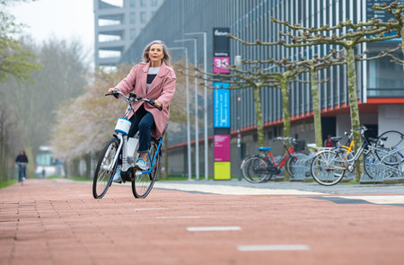 Así es la bicicleta eléctrica con asistencia de dirección inteligente que quiere evitar las caídas de los ciclistas