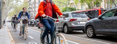 Es oficial: el Gobierno cambia la normativa de tráfico y estrena multas de 200 euros para proteger a peatones, ciclistas y patinetes