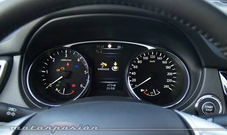 Cuadro de instrumentos de un Nissan X-Trail 2014