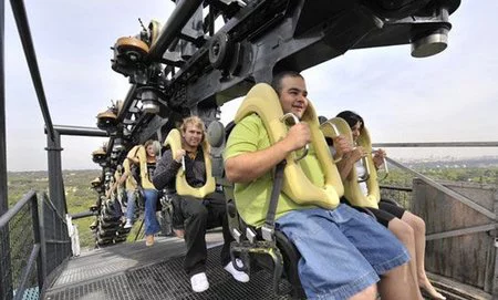 Puedes ir al parque de atracciones de Madrid solo de tarde