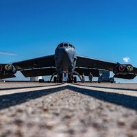 Mientras EEUU bombardea a Irán, ha ocurrido algo insólito: drones atacando las bases nucleares de Dakota del Norte