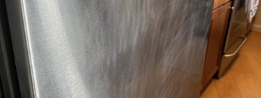 Limpiar el frigorífico por fuera y no causar un desastre. Así hay que hacerlo, según explican los fabricantes