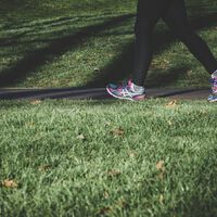 Resolviendo uno de los grandes mitos de perder peso: si "caminar rápido" sirve por sí mismo para adelgazar