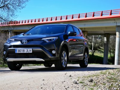 Toyota RAV4 150D Advance: la prueba de cómo es este SUV por fuera y por dentro