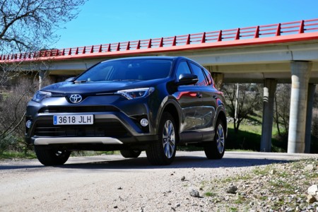Toyota RAV4 150D Advance: la prueba de cómo es este SUV por fuera y por dentro