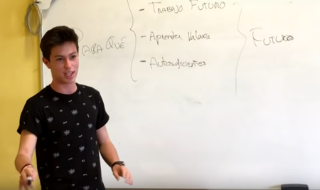 El discurso viral de un adolescente sobre nuestro obsoleto modelo educativo, y sus propuestas para cambiarlo