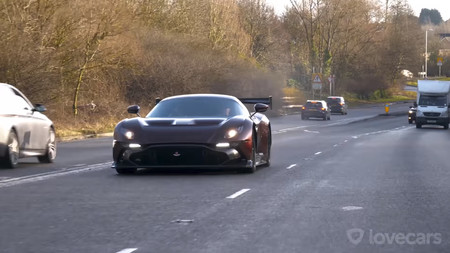 El único Aston Martin Vulcan apto para la calle, al detalle y en vídeo