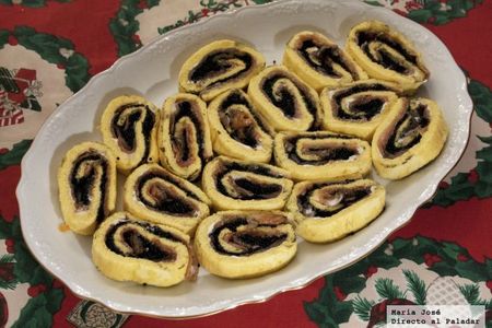 Brazo de gitano relleno de salmón y sucedáneo de caviar. Receta
